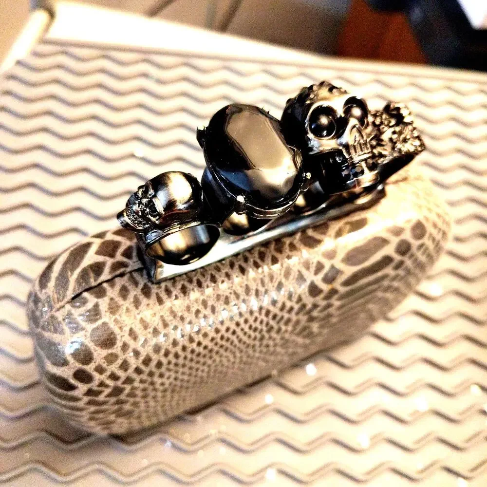 UNKNOWN this accessory